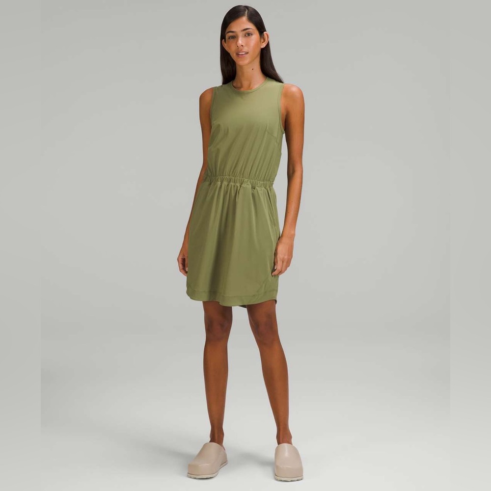 Lululemon Lightweight High-Neck Dress Size 2 Bronze Green
